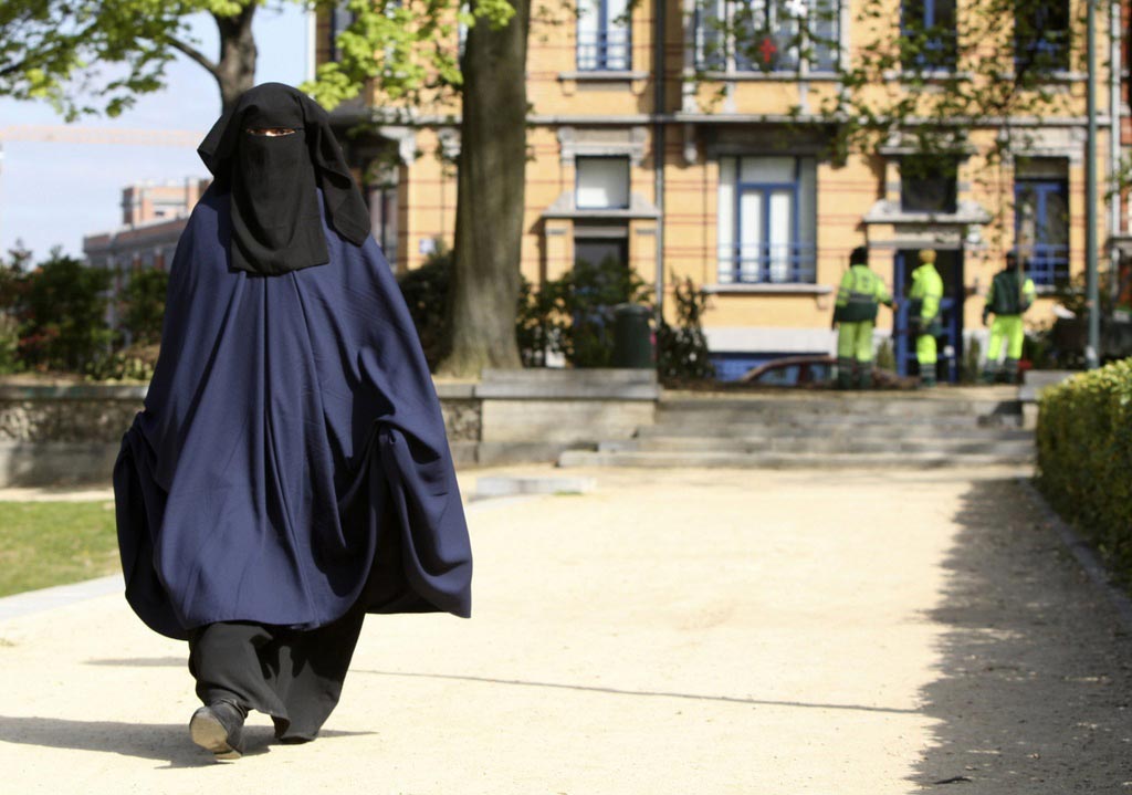 La Burqa Ne Sera Pas Interdite En Suisse Rtsch Suisse