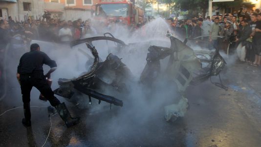 La voiture de Ahmad Jaabari, chef militaire du Hamas, a été la cible d'un raid israélien mercredi. [Mahmud Hams - AFP]