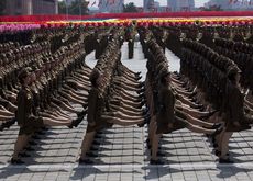 Des milliers de militaires ont dÃ©filÃ© lors de la grande parade. [AP Photo/David Guttenfelder - Keystone]