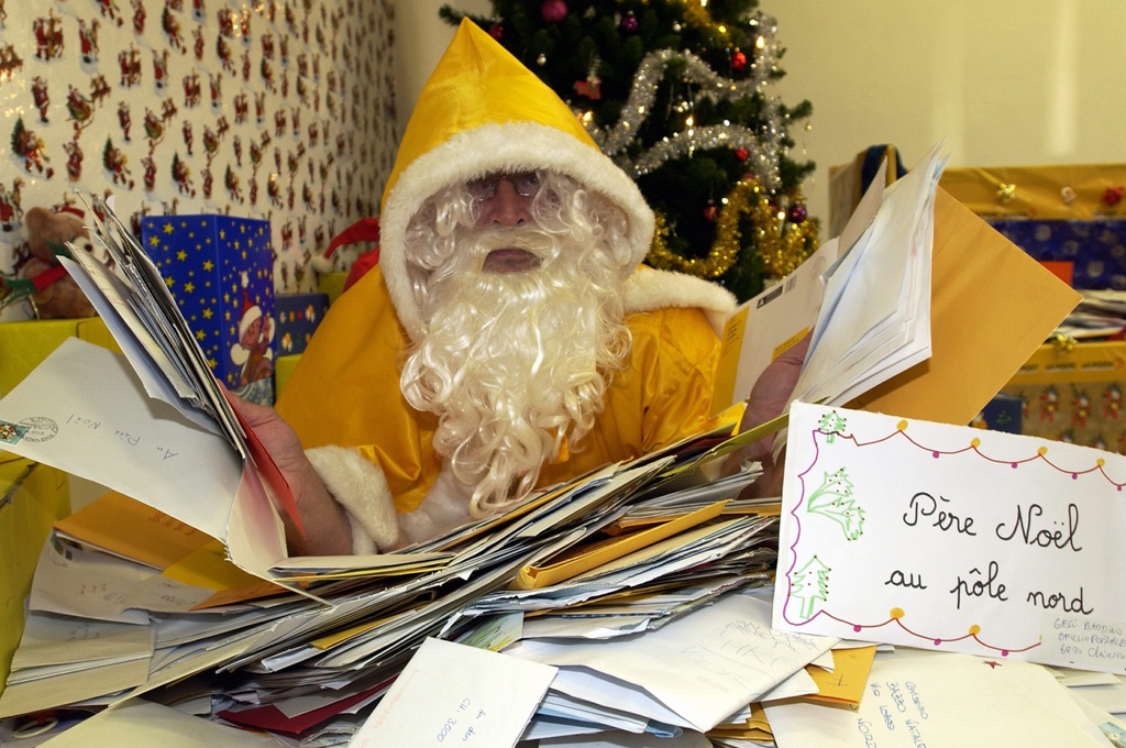 La Poste joue une fois de plus au Père Noël - rts.ch - Suisse