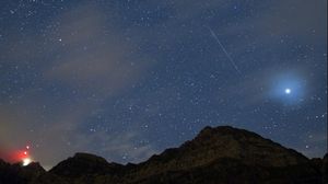 Une Pluie Détoiles Filantes Sabattra Sur La Suisse Ce Week