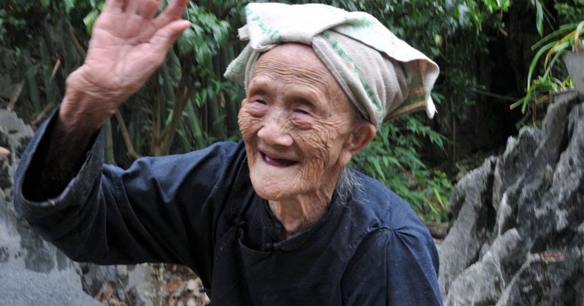 la femme la plus agee du monde est decedee a 128 ans en chine rts ch monde