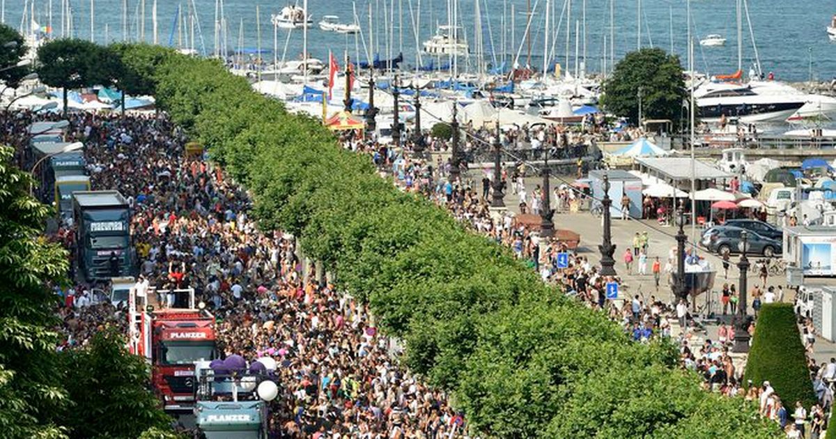 Près de 200'000 fêtards réunis à Genève pour la 17e Lake Parade rts