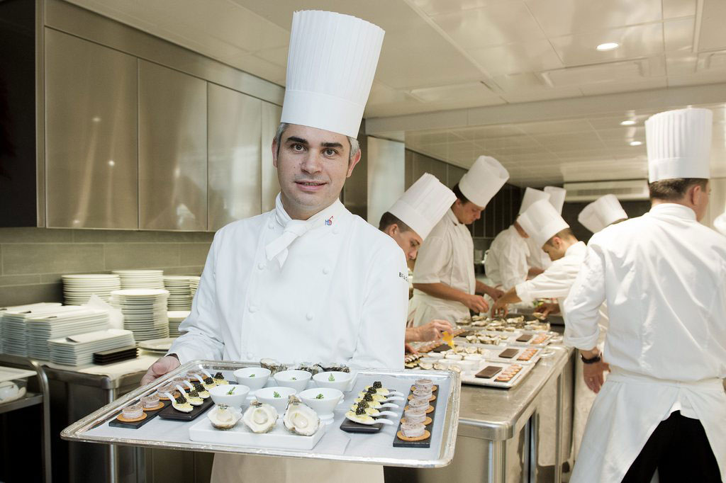 Ces Chefs "toqués" De Cuisine, Ou Quand Excellence Rime Avec Souffrance ...