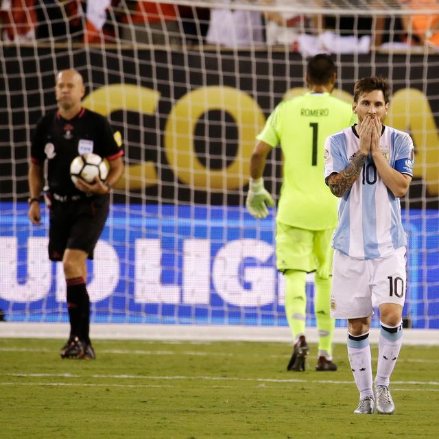 Copa America Messi Bat En Retraite Avec L Argentine La Faute Au Chili Rts Ch Football