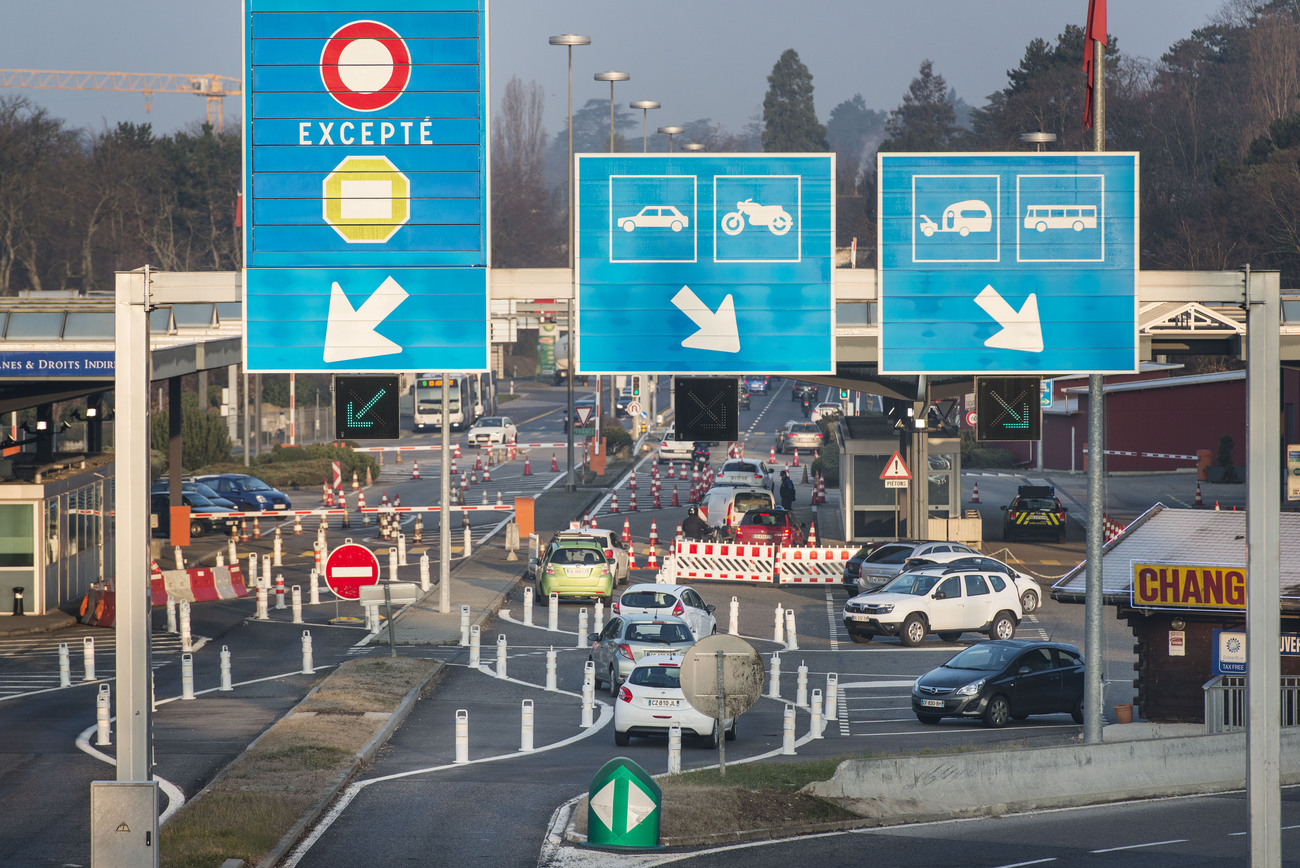 Le Nombre De Frontaliers En Suisse A Augmenté L'an Dernier - Rts.ch ...