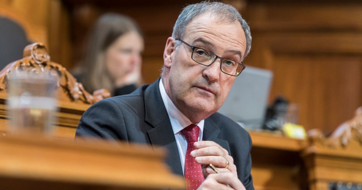 Guy Parmelin imagine une école de recrues dédiée à la cybersécurité - rts.ch - Suisse