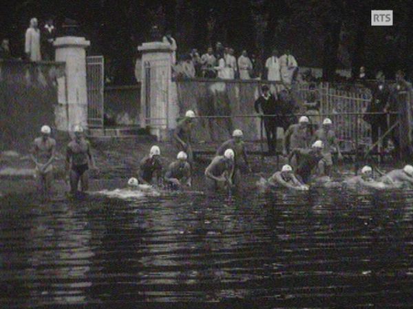 Natation La Traversée à La Nage De La Rade De Genève En