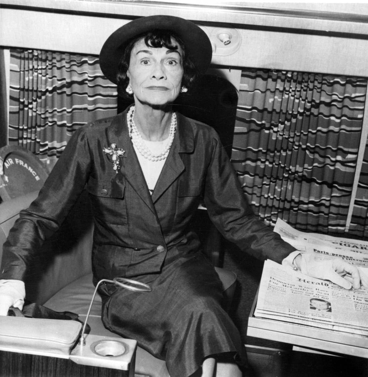 Coco Chanel, De La Création Du N°5 à La Lutte Contre Ses Associés Juifs ...