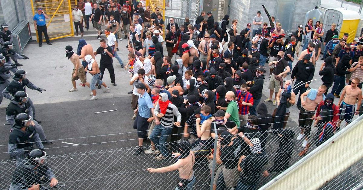 Une Cinquantaine D Ultras Du Fc Sion Condamnes Pour Emeute Rts Ch Valais