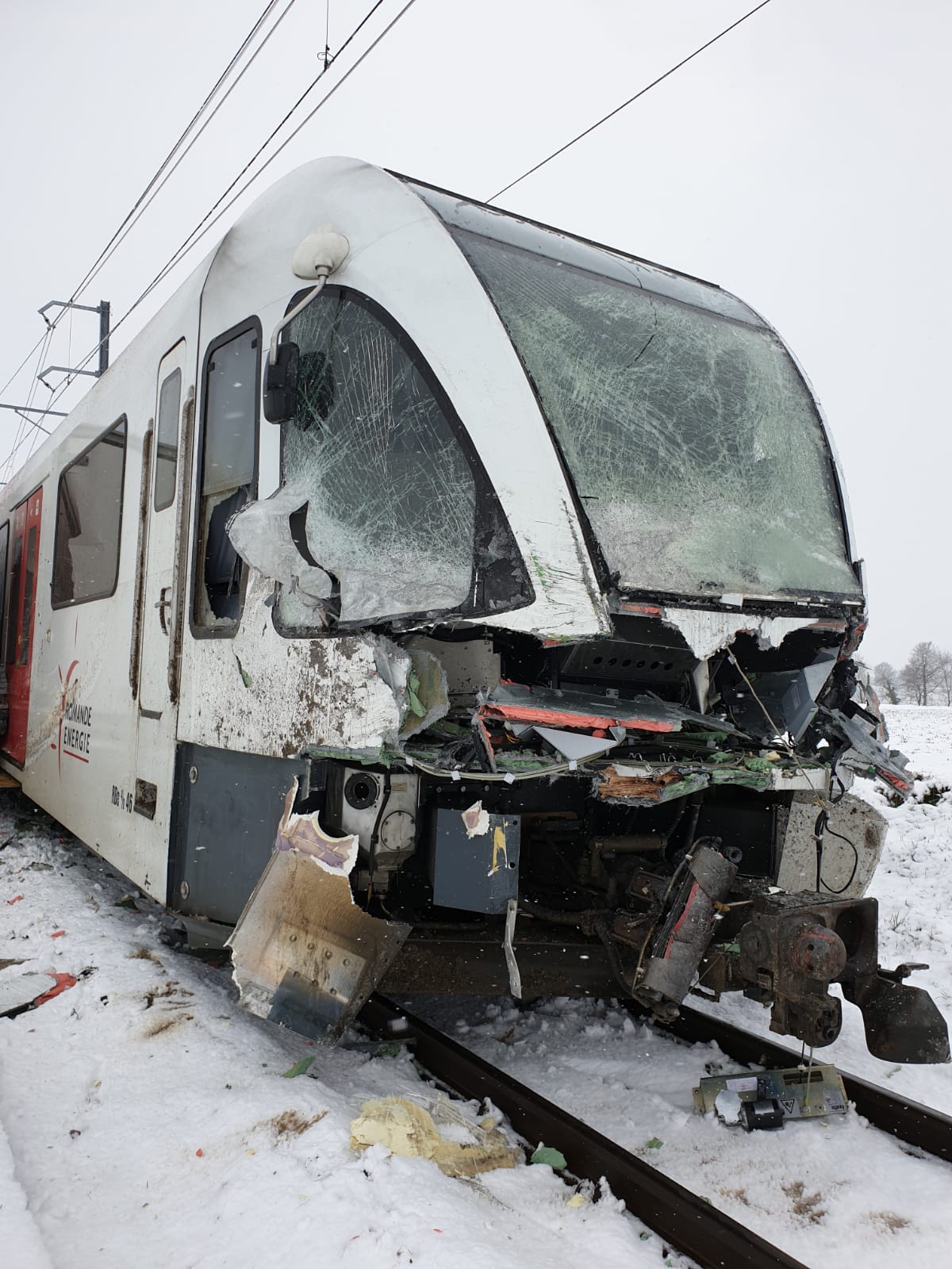 Un Train Régional LEB Entre En Collision Avec Un Camion Dans Le Gros De ...