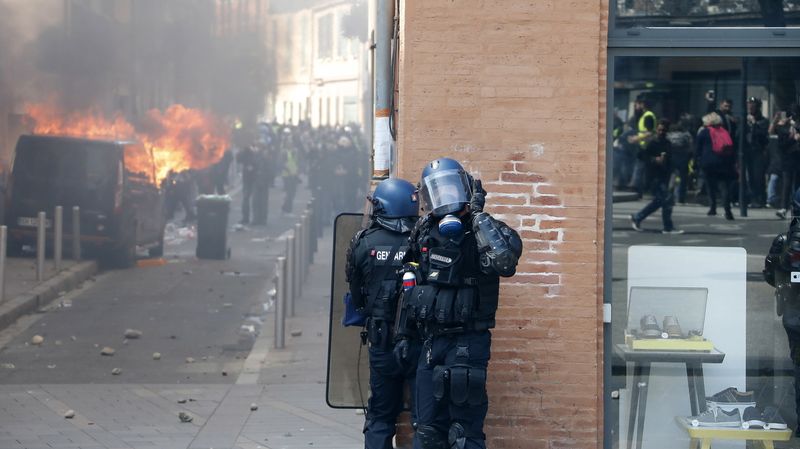 Montée De Tension à Toulouse Pour Lacte 22 Des Gilets