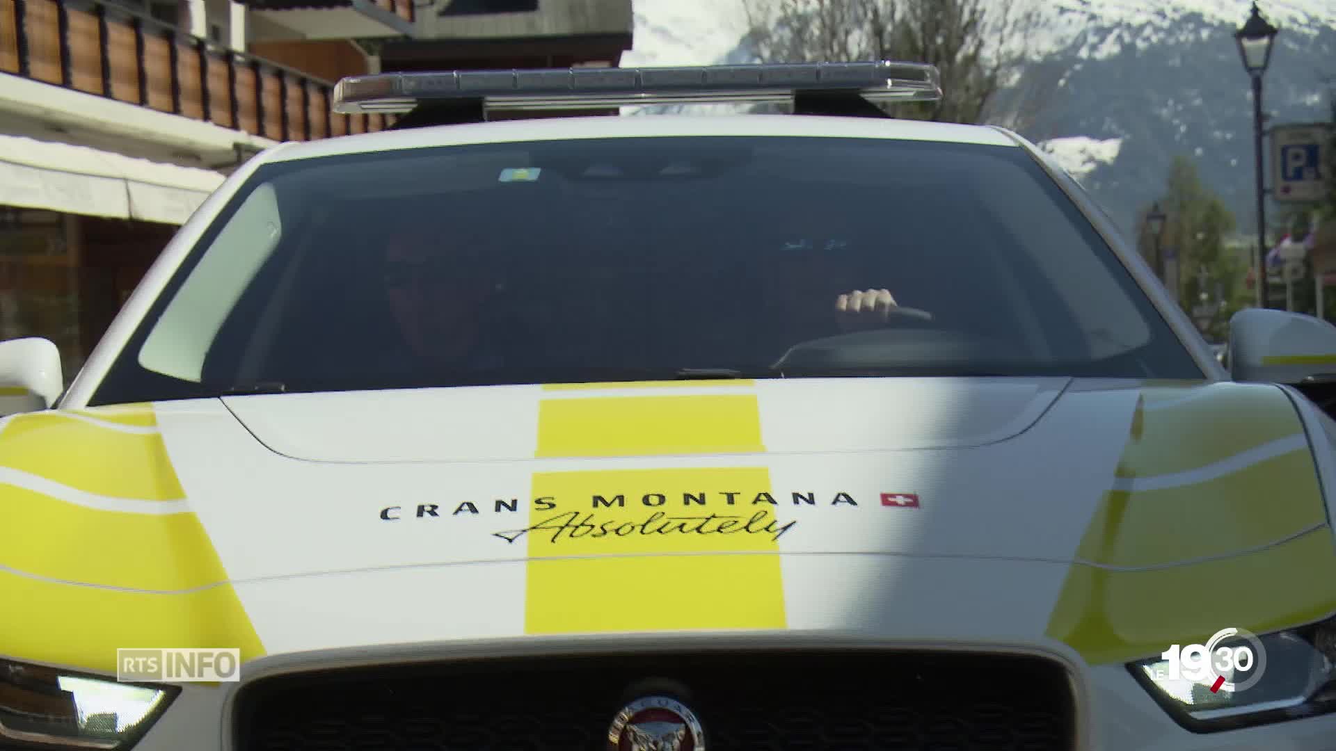 voiture de police télécommandée