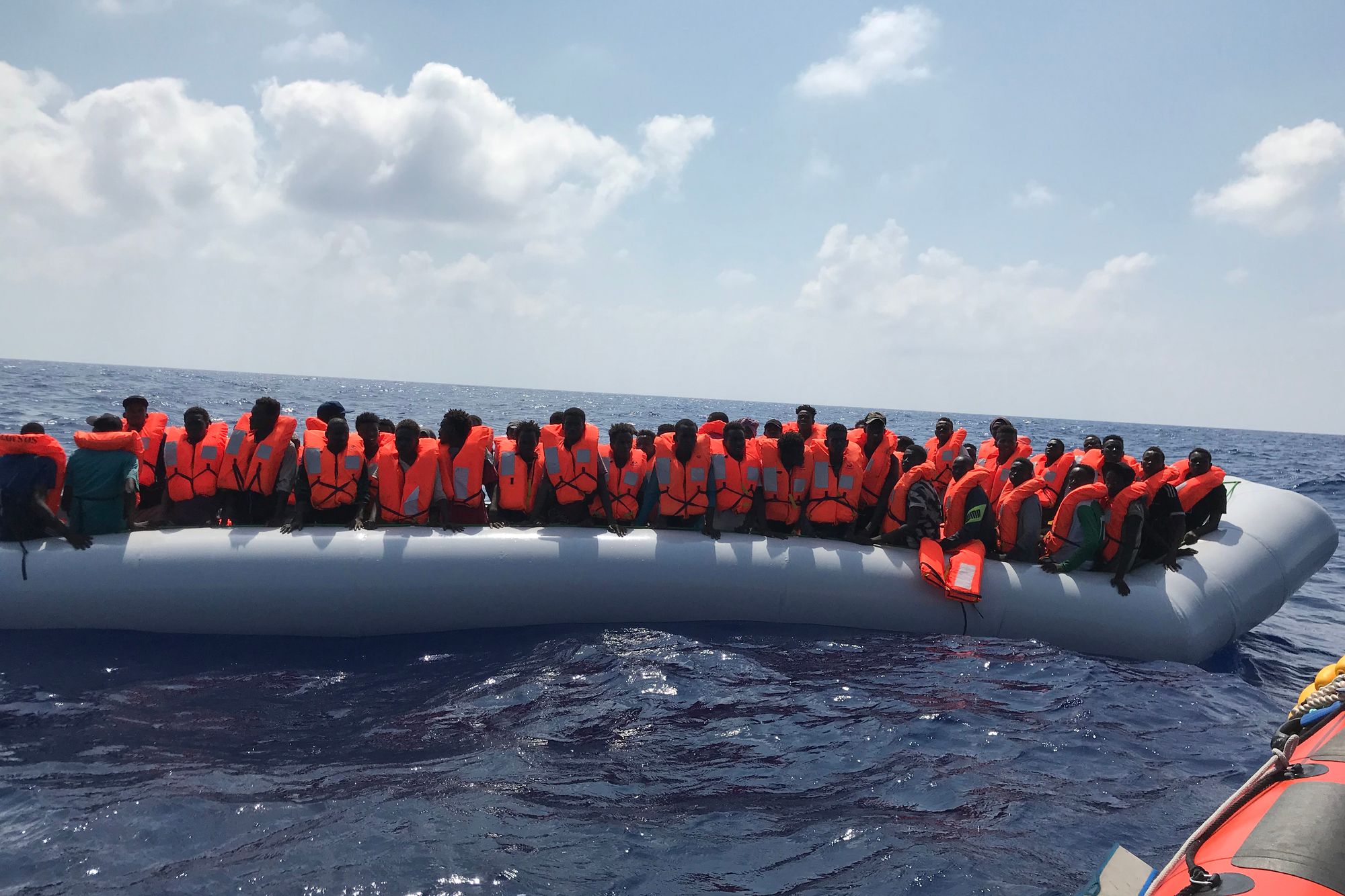 Plus De 80 Migrants Secourus Samedi Par L'Ocean Viking Au Large De La ...