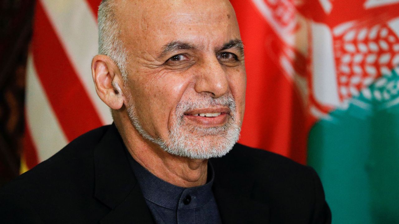 Le président afghan officiellement réélu après de longs mois d'attente