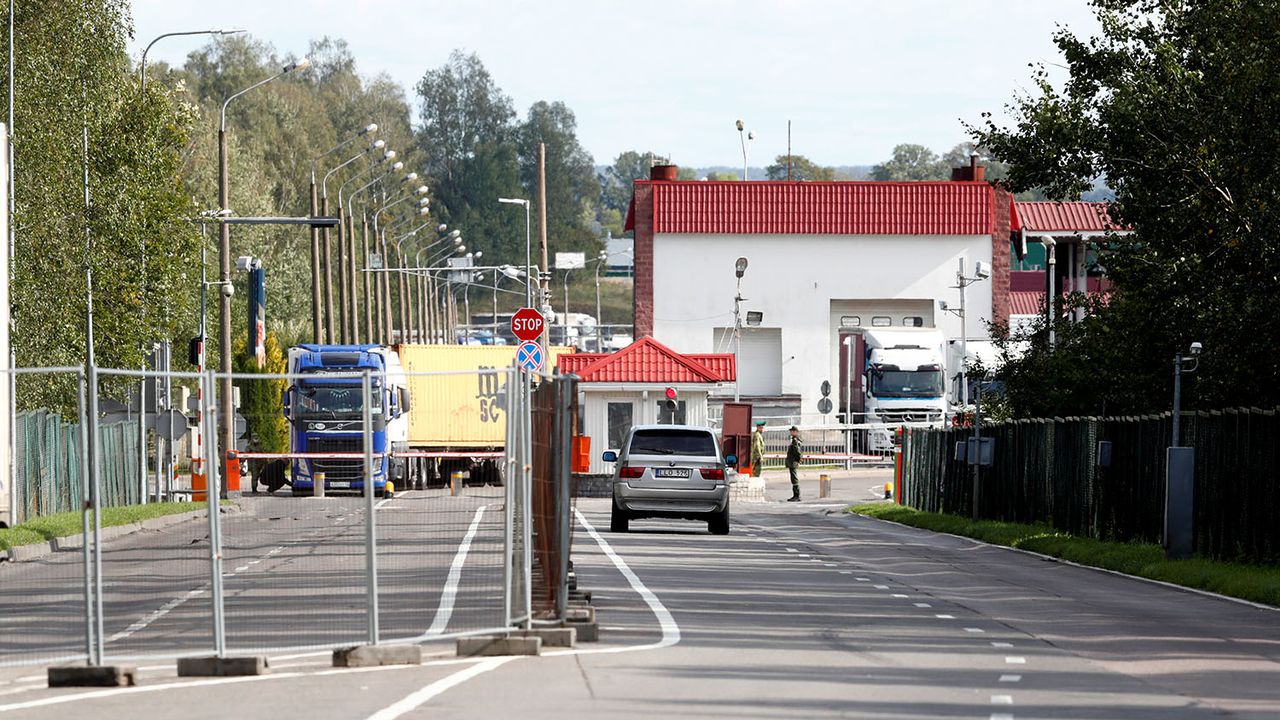 La Biélorussie interdit toutes les sorties du pays par ...