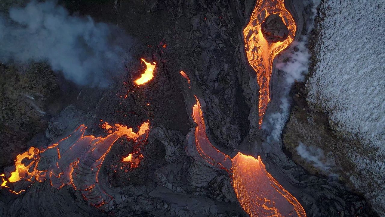 L Eruption En Islande S Etend Encore Avec Une Troisieme Faille Volcanique Rts Ch Monde