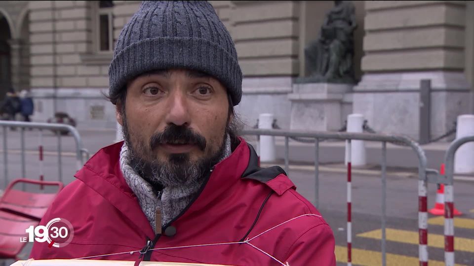 Ein Freiburger Vater befindet sich seit 22 Tagen im Hungerstreik, um seine politische Untätigkeit angesichts des Klimanotstands anzuprangern.  Sich begegnen [RTS]