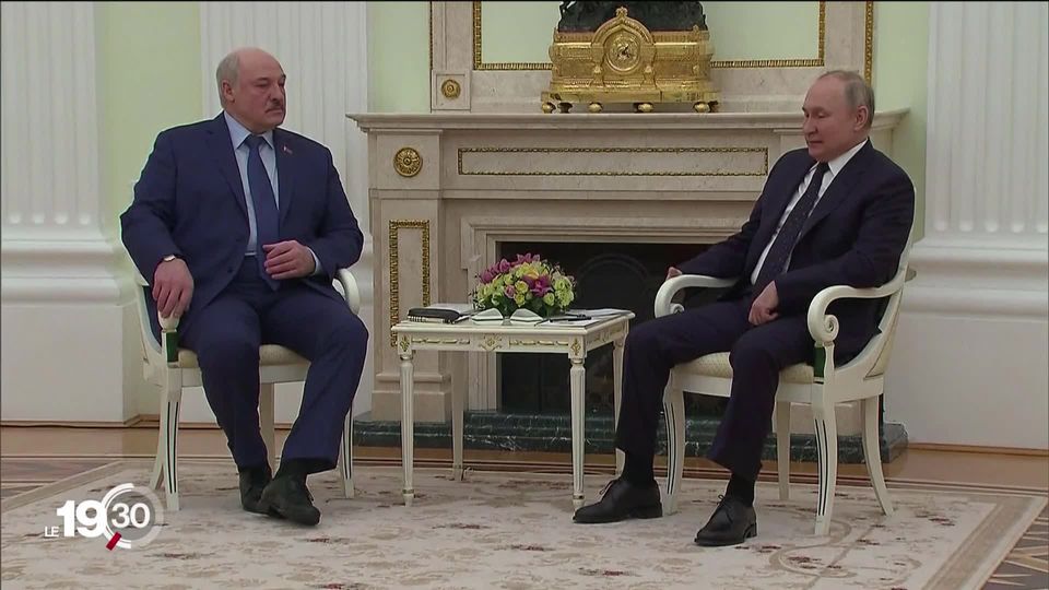 Oficialmente independiente, la Bielorrusia de Lukashenko juega un papel importante en la guerra en Ucrania, sirviendo como base de retaguardia para la ofensiva rusa. [RTS]