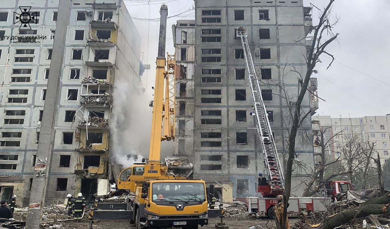 Мирная 100. Разрушение жилых домов. Взрывы в Запорожье. Почти разрушенный дом.