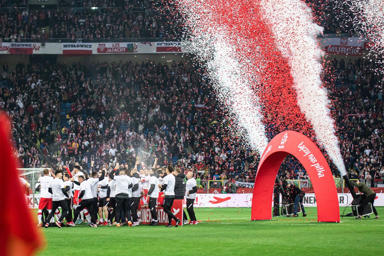 Celebraciones después de que Polonia se clasificara para los play-offs a expensas de Suecia. [Mikolaj Barbanell - Imago]