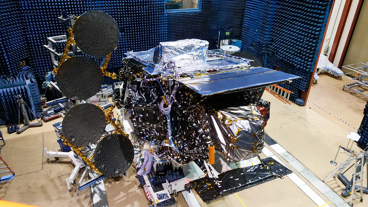 Satélite Intelsat 40 E en fase preparatoria [Maxar/NASA - RTS]