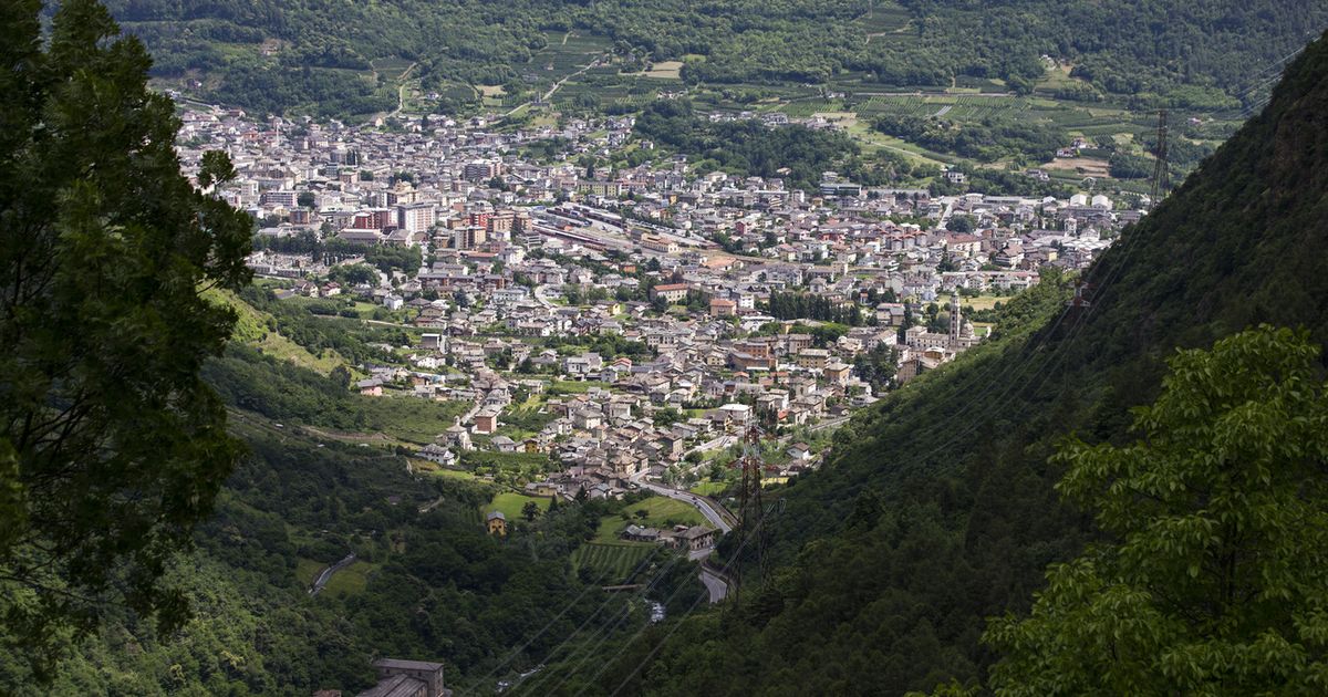 La traque des trafiquants de drogue dans les “forêts de la drogue” en Italie