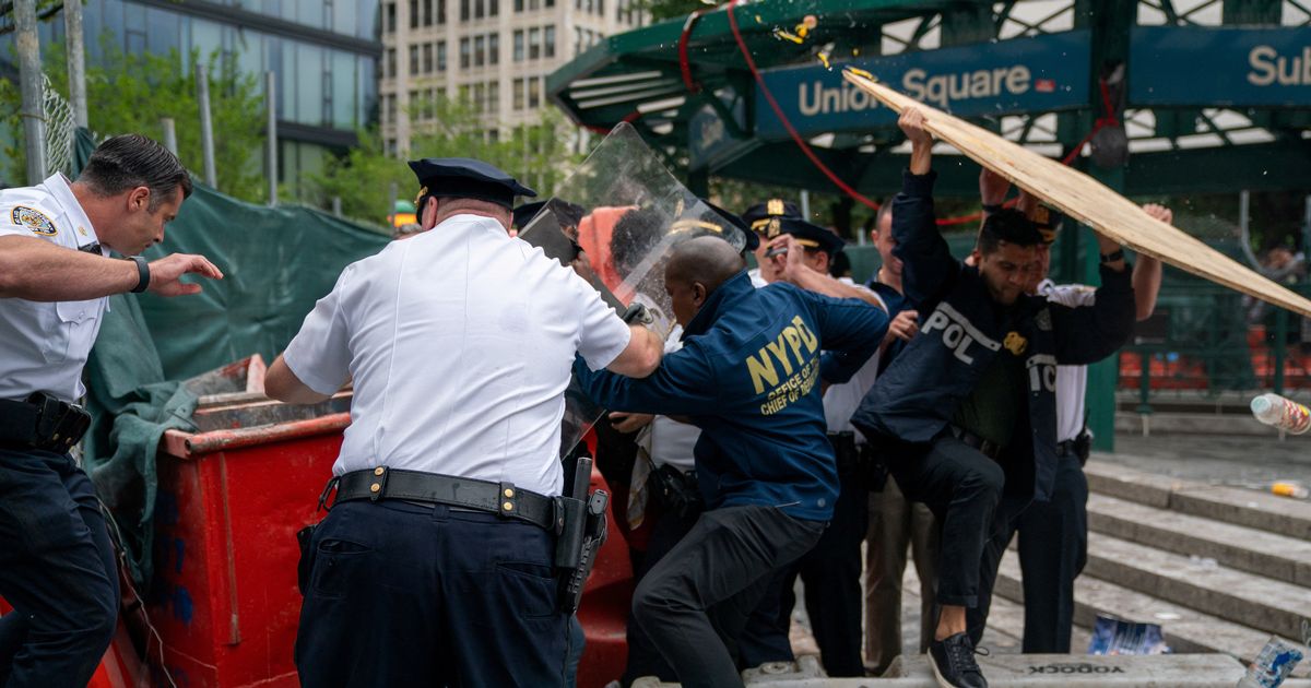 Influencer in New York Sparks Surprise Rally and Street Violence with Freebies Giveaway