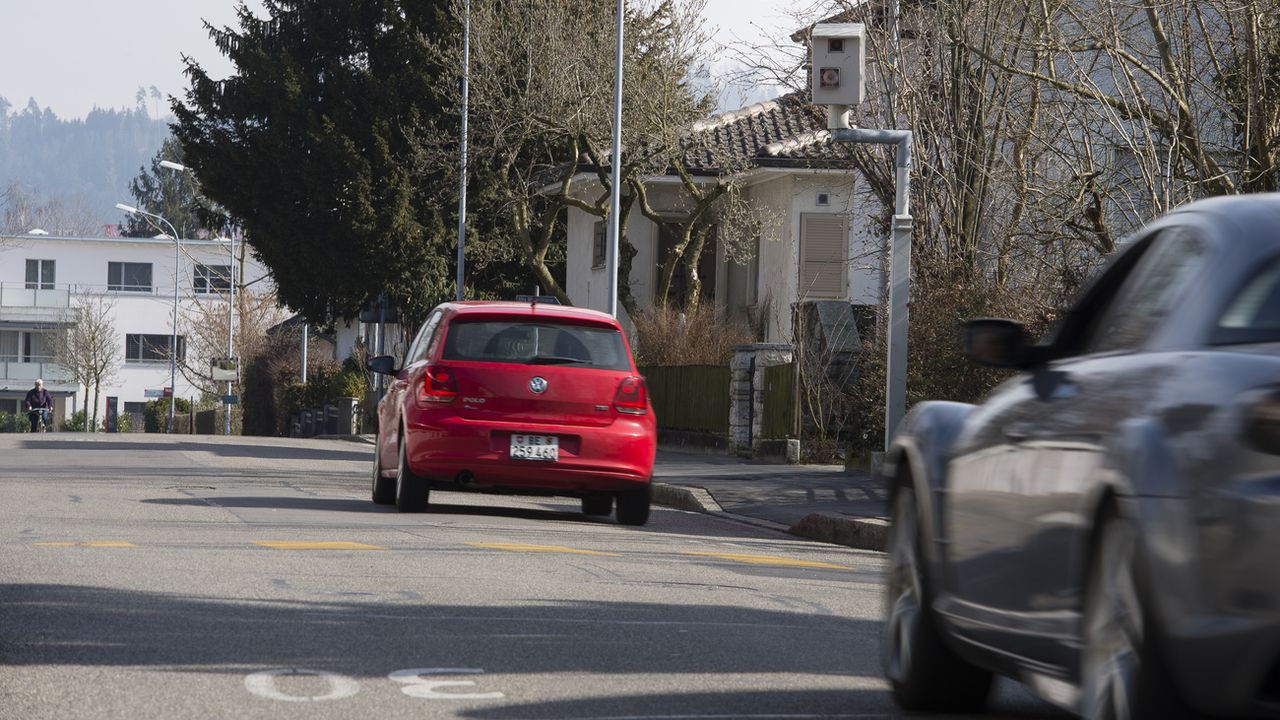 Radars - Voici une nouvelle technique visant à tromper l'oeil des vicieux !  » , le site suisse de l'information moto